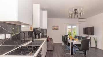 Comfort-Apartment | Eigene Küche | Großer Kühlschrank, Ofen, Herdplatte, Geschirrspüler