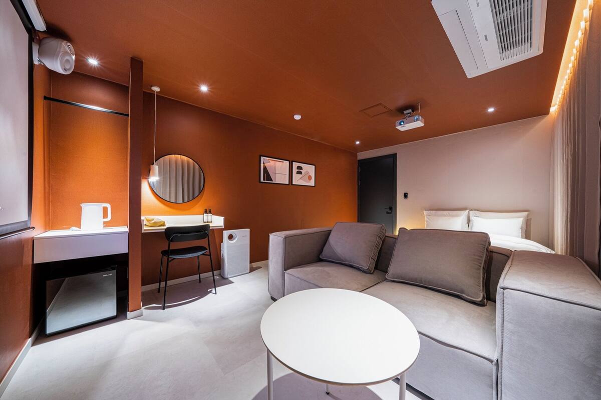 Movie Suite | 1 bedroom, free WiFi
