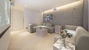 Party Suite | Free WiFi - Croissant Hotel Guri by Aank (Guri)