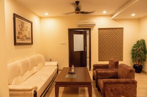 Vanaam Suite | Living area