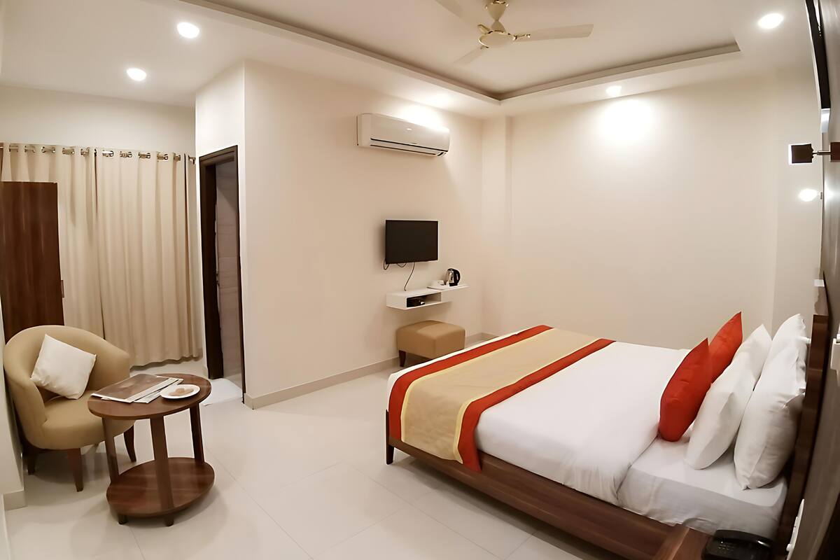 Kamar Deluks | 1 kamar tidur, seprai antialergi, busa memori, dan brankas