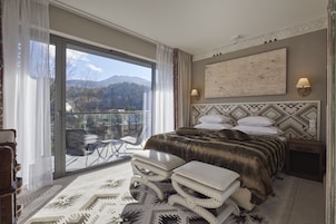 Aries Suite View