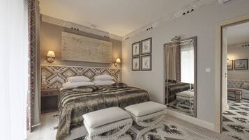 Aries Suite | 1 dormitorio, ropa de cama hipoalergénica, minibar y escritorio