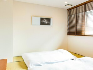 1 habitación, escritorio, tabla de planchar con plancha y wifi gratis 