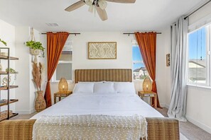 4 bedrooms, iron/ironing board, WiFi, bed sheets - New South Reno Home with Hot Tub (Reno)