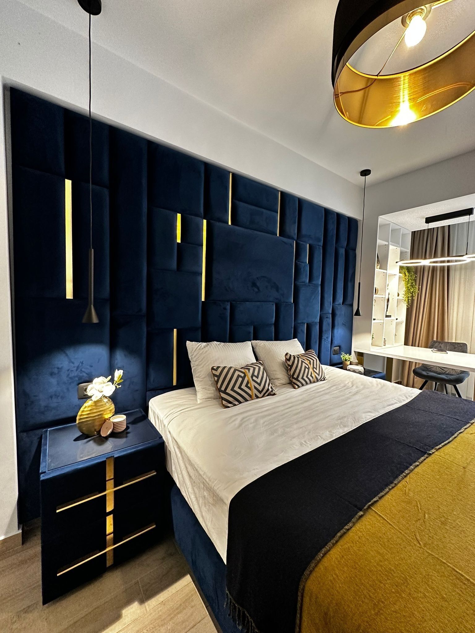 Premium Apartment | Individually decorated, iron/ironing board, free WiFi, bed sheets