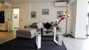 Smart TV - Luxury Monaco 2BD Suite + VIP Airport Transportation (Cap-d'Ail)