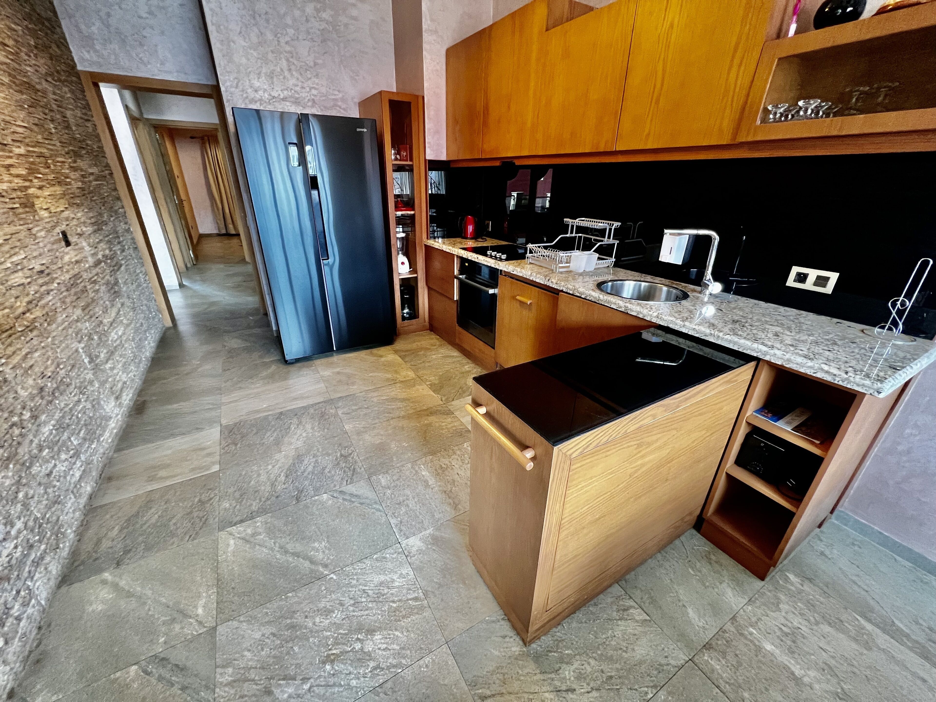 Apartamento de luna de miel | Baño | Secador de pelo, toallas y papel higiénico