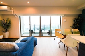 TV - 1102 Newly built 2LDKBalcony with ocean viewFr - 1102 / Naha Okinawa (Naha)