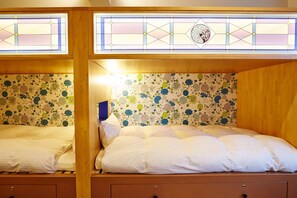 1 bedroom, free WiFi, bed sheets - With karaoke  10 upper floors  1 room per floor  / Osaka Chuo-ku Ōsaka (Osaka Chuo-ku)