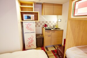 1 chambre, fer et planche à repasser, accès au Wi-Fi (inclus)