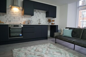 Interior - Modern Apartment Sleeps up to 5 (Desborough)