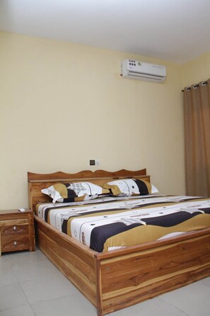 3 bedrooms, bed sheets