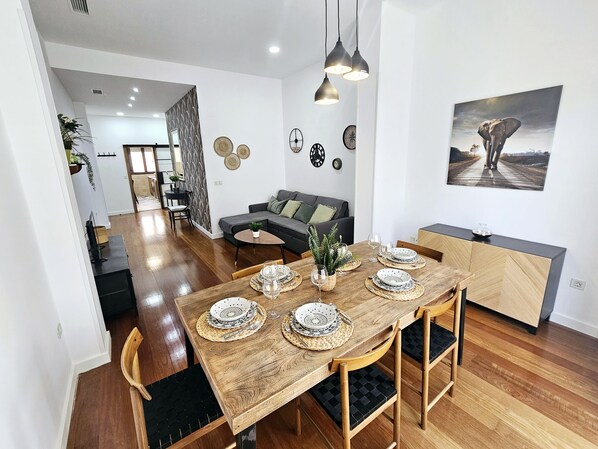 Dining - Charlot Center Apartment II (Alicante (Alacant))