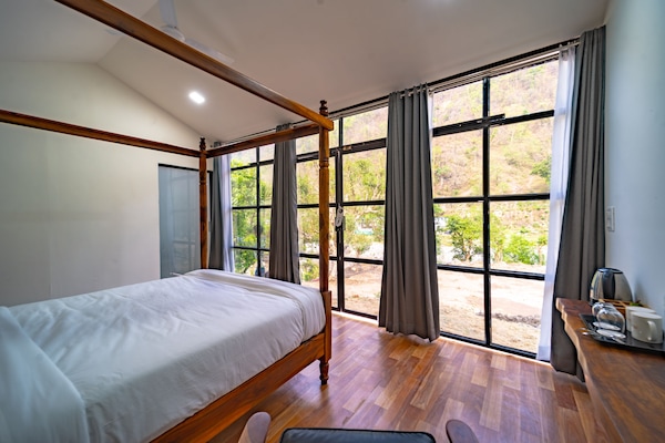 Luxury Double Room, Mountain View | Egyptian cotton sheets, premium bedding, down comforters