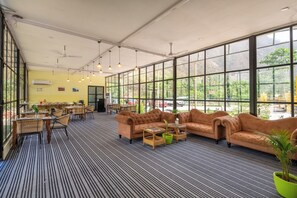 Business centre - The Ayali Riverside Resort Rishikesh  (Yamkeshwar)