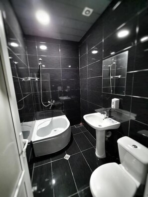 Luxury Double or Twin Room | Bathroom | Hair dryer, slippers - chveni sakhli (Tbilisi)