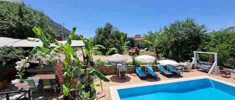 Seasonal outdoor pool