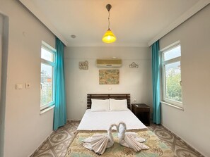 Economy Room | 1 개의 침실, 책상, 암막 커튼, 다리미/다리미판