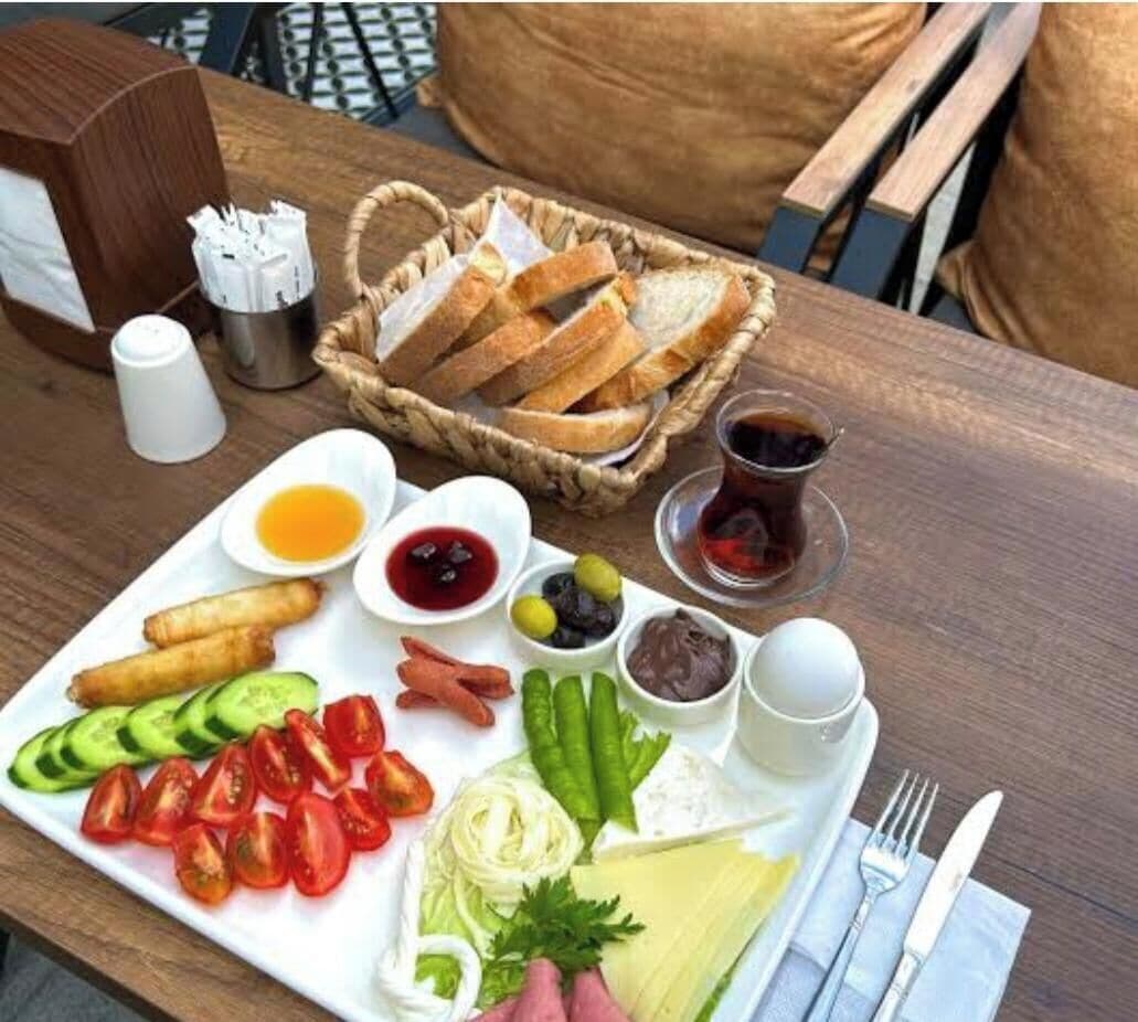 Daily local cuisine breakfast for a fee