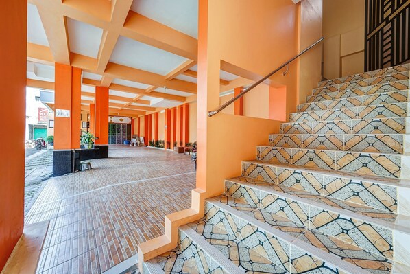 Lobby - OYO 90768 Endrayanti Inn Syariah (Yogyakarta)