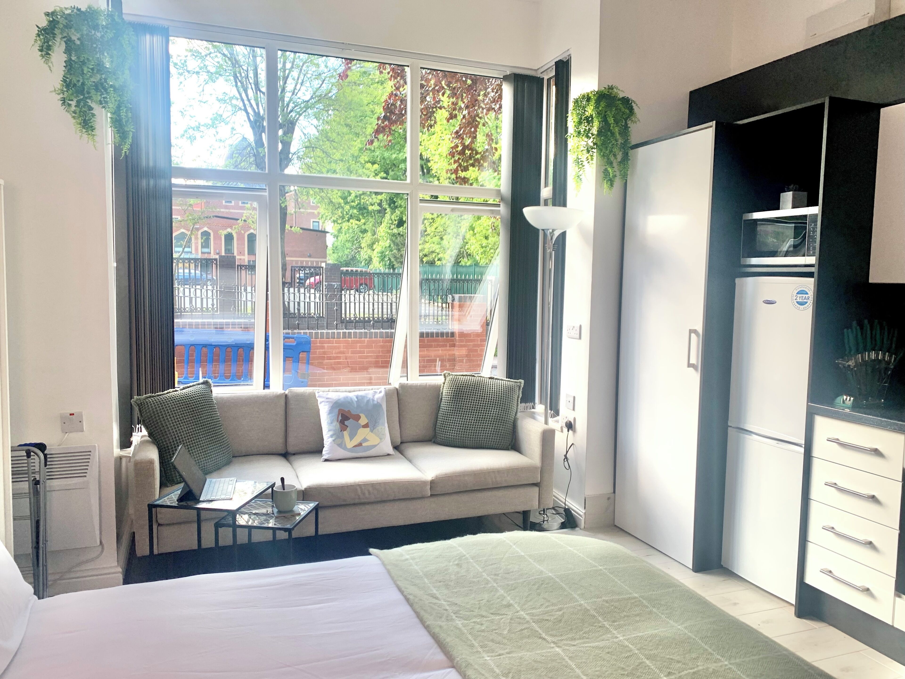 Classic Studio, 1 Double Bed | Iron/ironing board, bed sheets