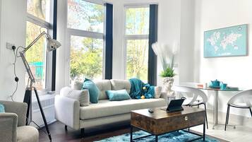 Superior Apartment | 1 bedroom, iron/ironing board, bed sheets