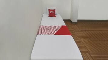 Economy Single Room | Desk, free WiFi, bed sheets