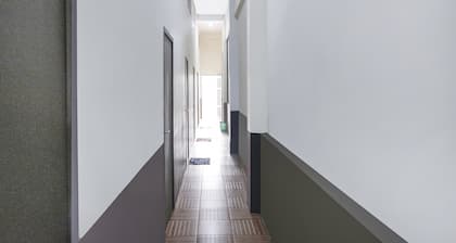 OYO 90825 Hotel Lizha 2