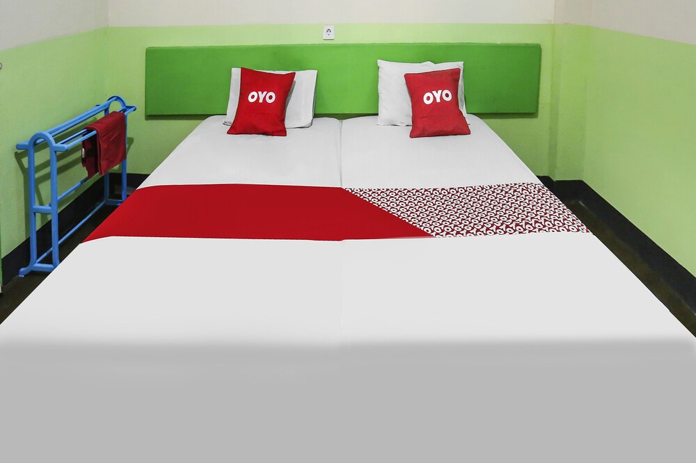 OYO 90825 Hotel Lizha 2