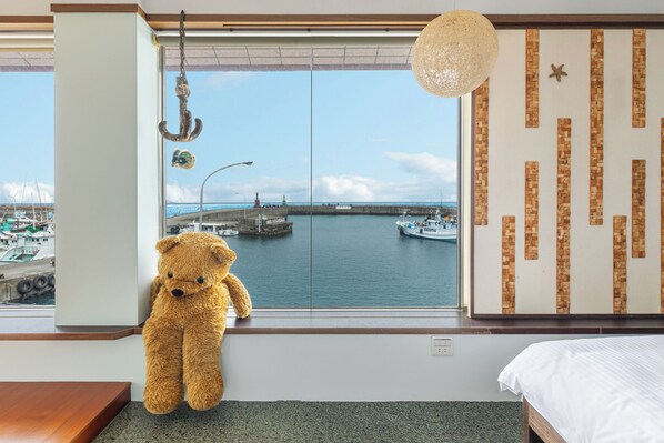 海景豪华双人房 | 遮光窗帘、免费 WiFi、床单