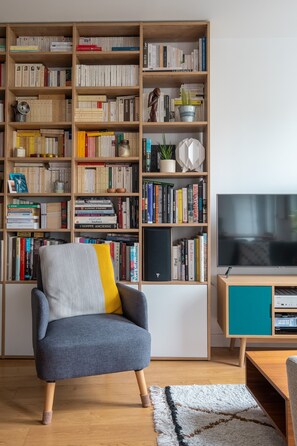 Interior - A Kiss of Blue, by Veeve (Paris)