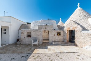 Exterior - Trullo La Dolina by Wonderful Italy (Ostuni)