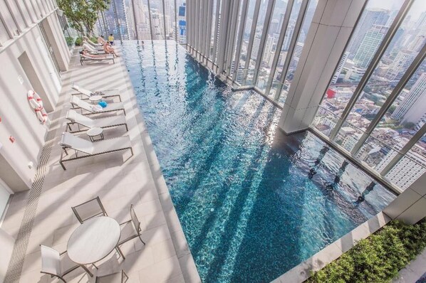 Outdoor pool - Hyde Sukhumvit 11 (Bangkok)