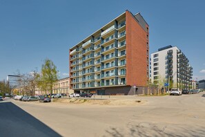 Exterior - Madalińskiego 5 | Functional Studio | Parking (Wroclaw)