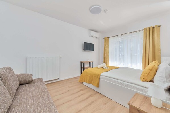 Iron/ironing board, WiFi, bed sheets - Madalińskiego 5 | Functional Studio | Parking (Wroclaw)