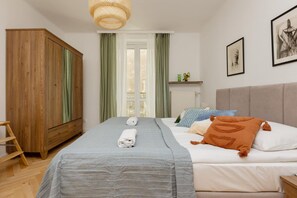 1 bedroom, desk, iron/ironing board, WiFi