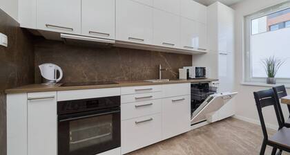 OpoczyĆska 14 | Elegant Apartment | Desk