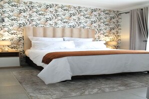 1 bedroom, bed sheets