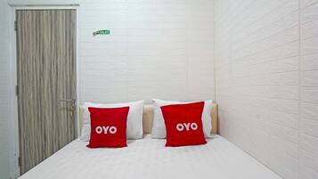 Standard Double Room | Laptop workspace, free WiFi, bed sheets