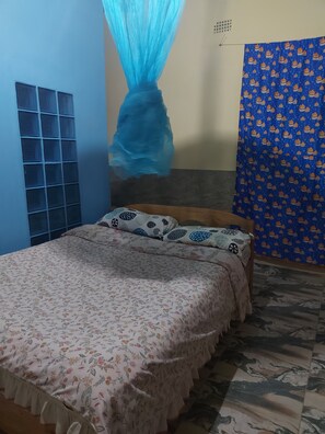 Einzelzimmer | Bügeleisen/Bügelbrett