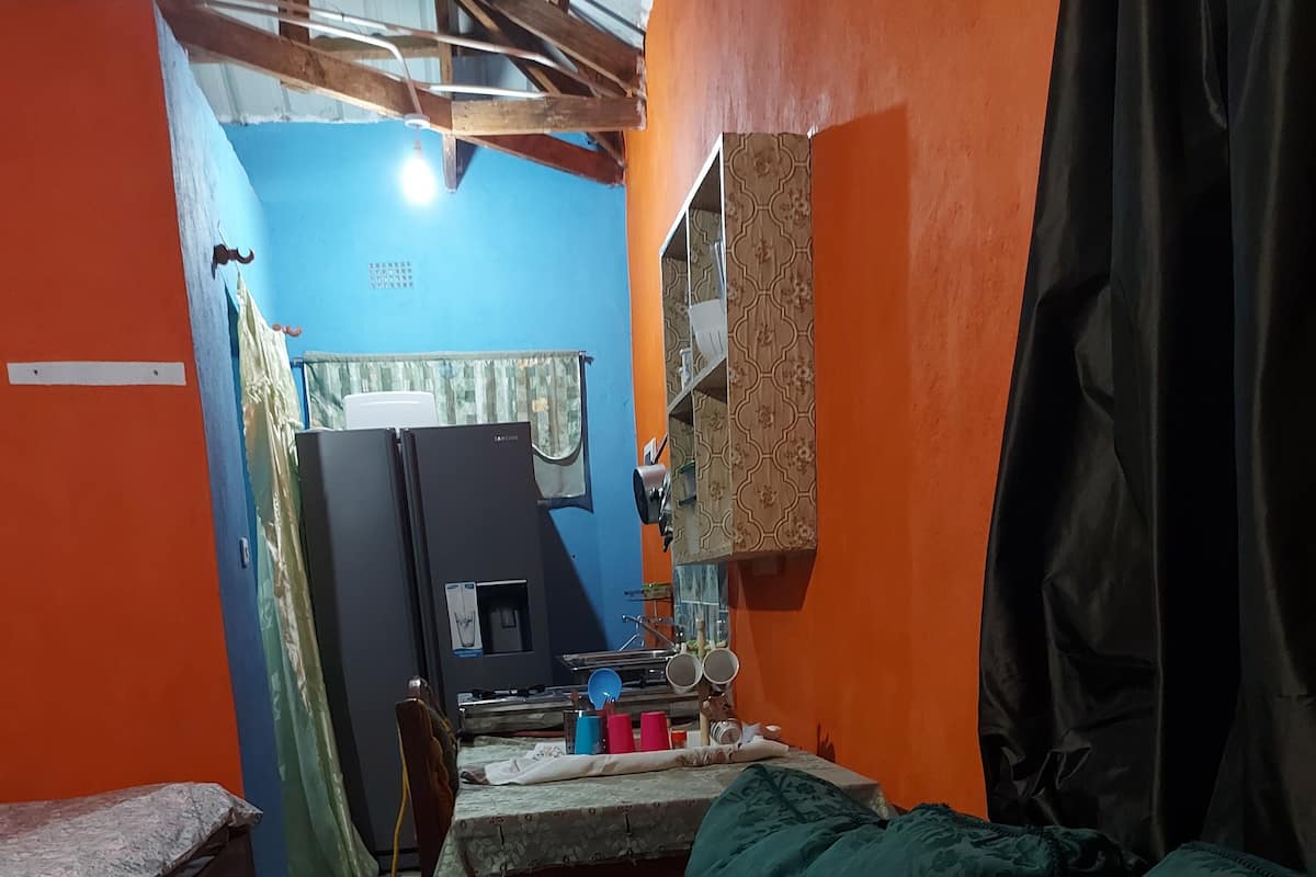Family Single Room | Iron/ironing board