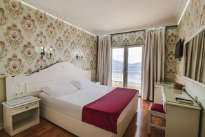 Dobbeltrom, sjøutsikt | Skrivebord, lydisolert og sengetøy