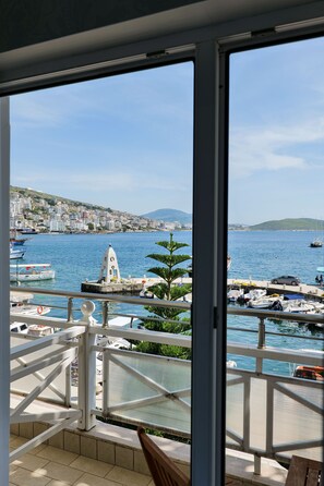 Suite, sjøutsikt | Balkong