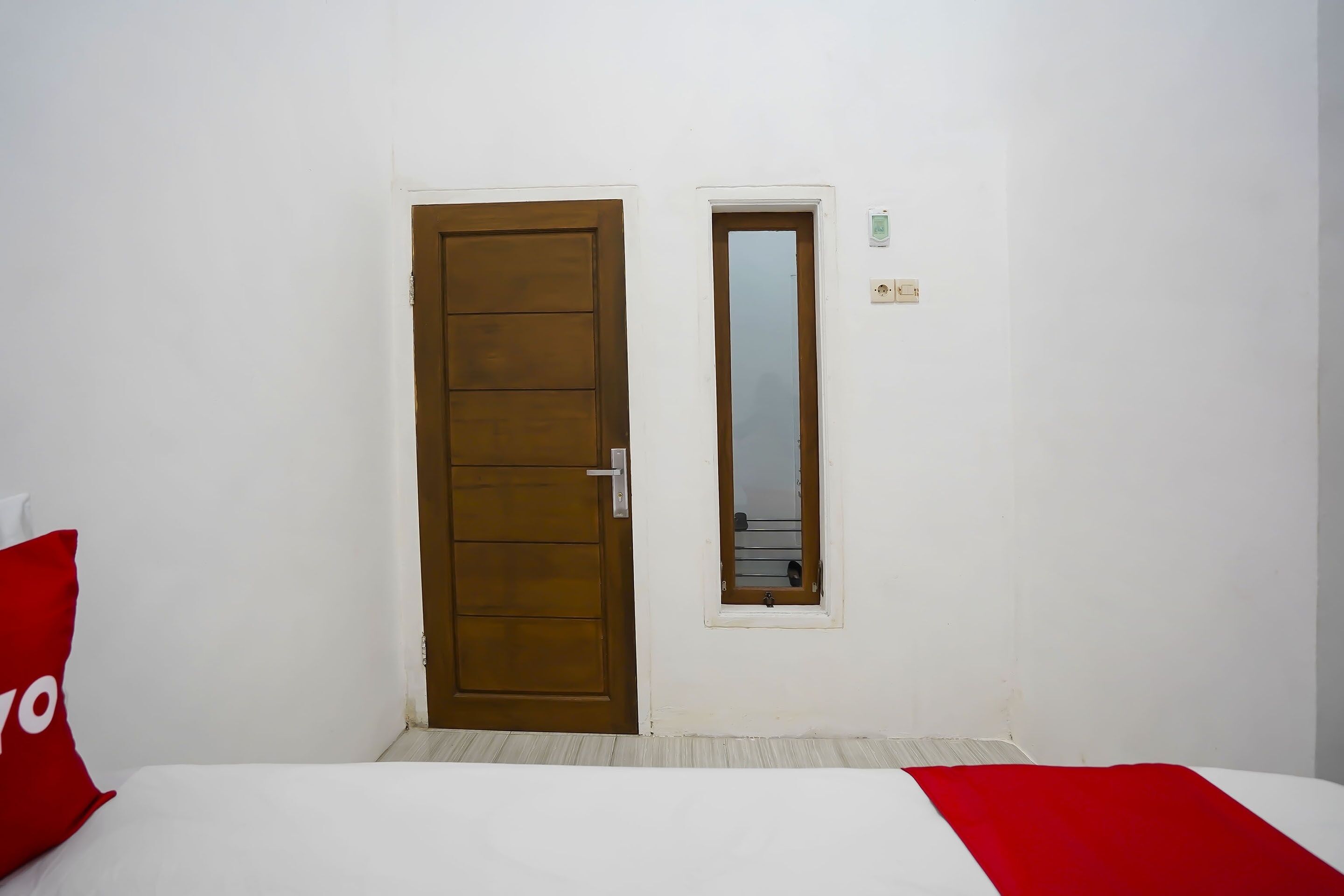 standard double room | laptop workspace, free wifi, bed sheets