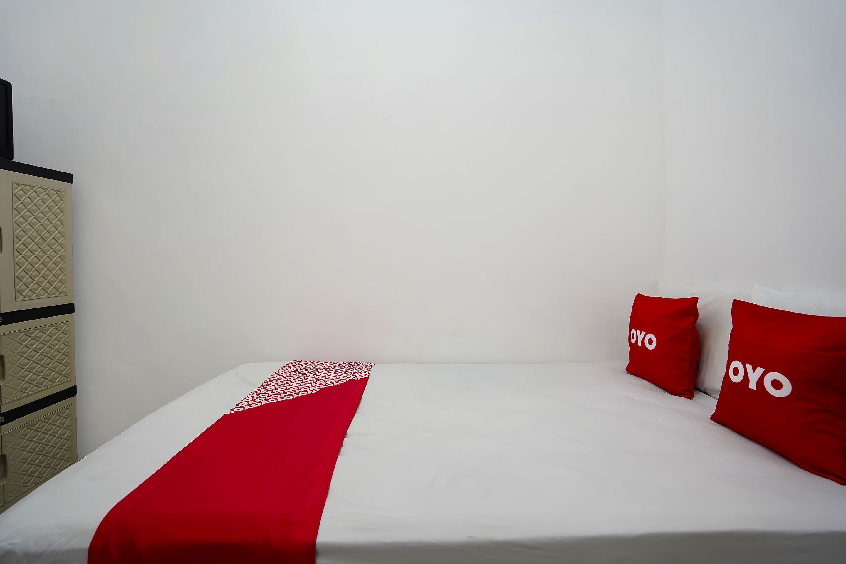 standard double room | laptop workspace, free wifi, bed sheets