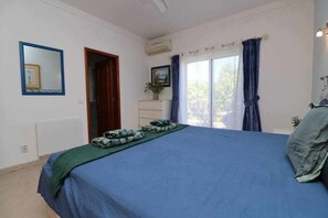 3 bedrooms, iron/ironing board, travel cot, free WiFi