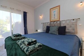 3 bedrooms, iron/ironing board, travel cot, free WiFi