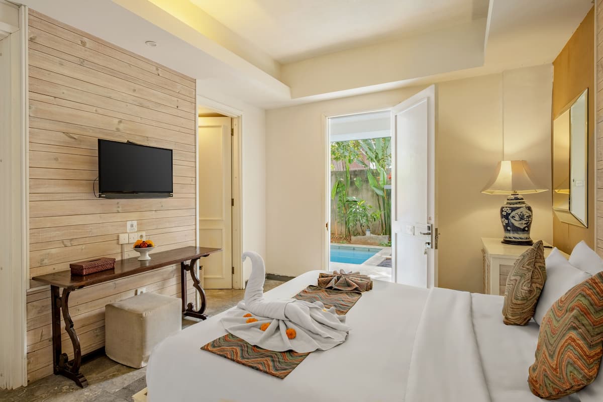Deluxe Double Room | In-room safe, desk, soundproofing, free WiFi