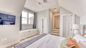 3 chambres, bureau, fer et planche à repasser, lit parapluie